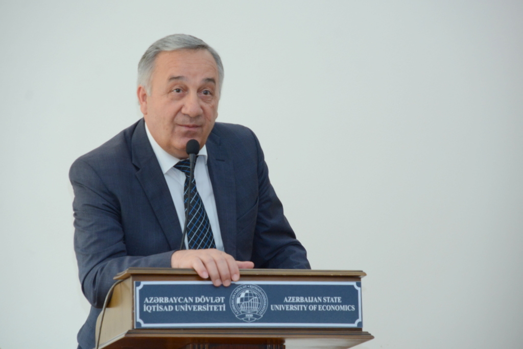 UNEC-də elm-praktik konfrans keçirildi    - FOTOLAR
